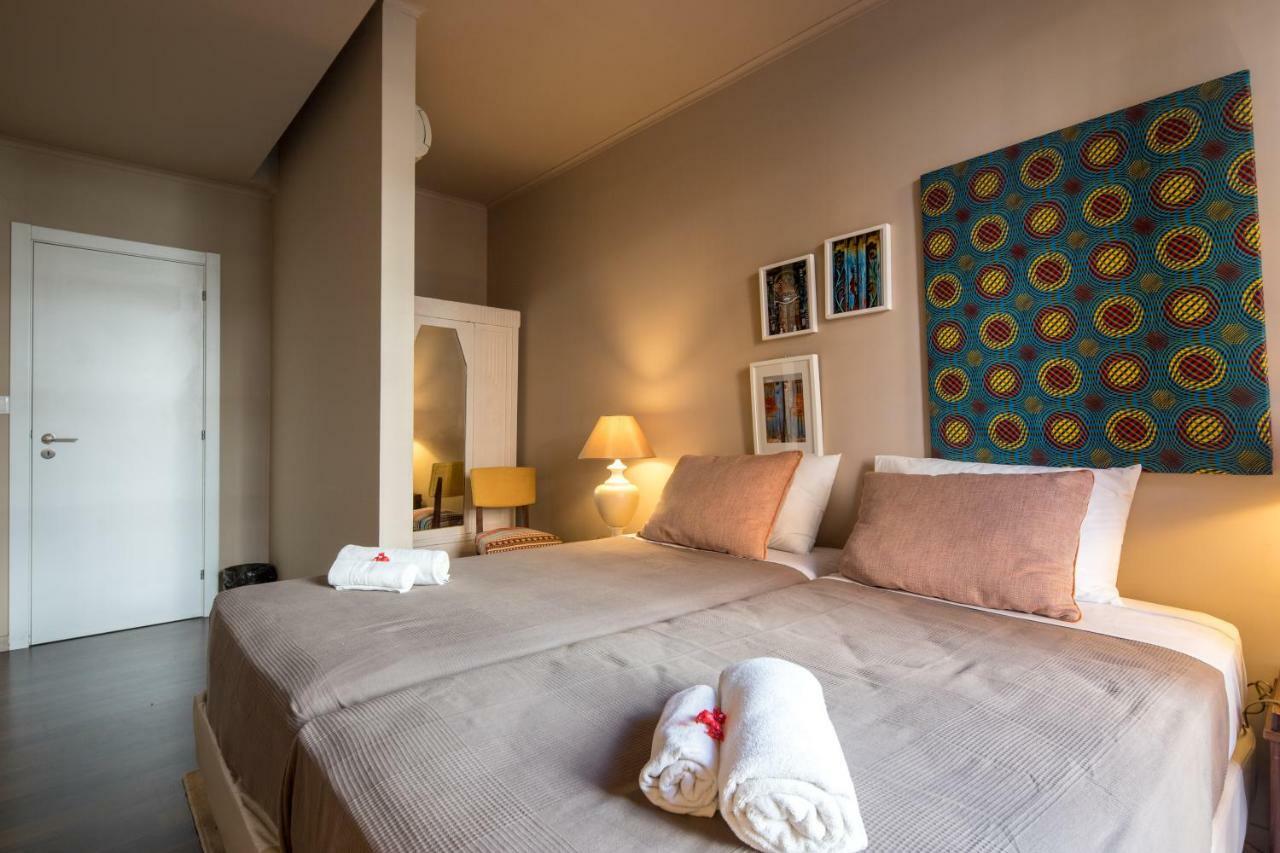 Jo's Place 3*