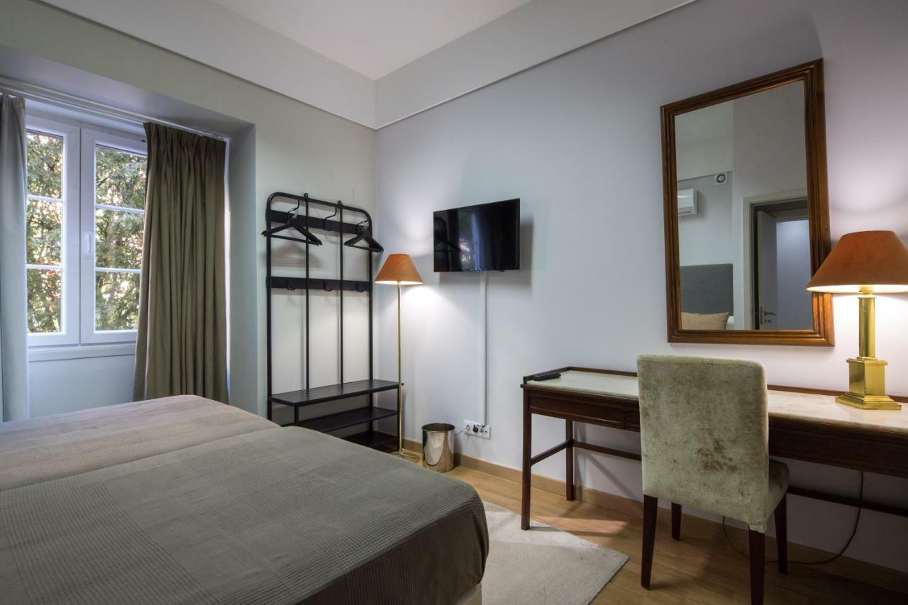 Jo's Place 3*