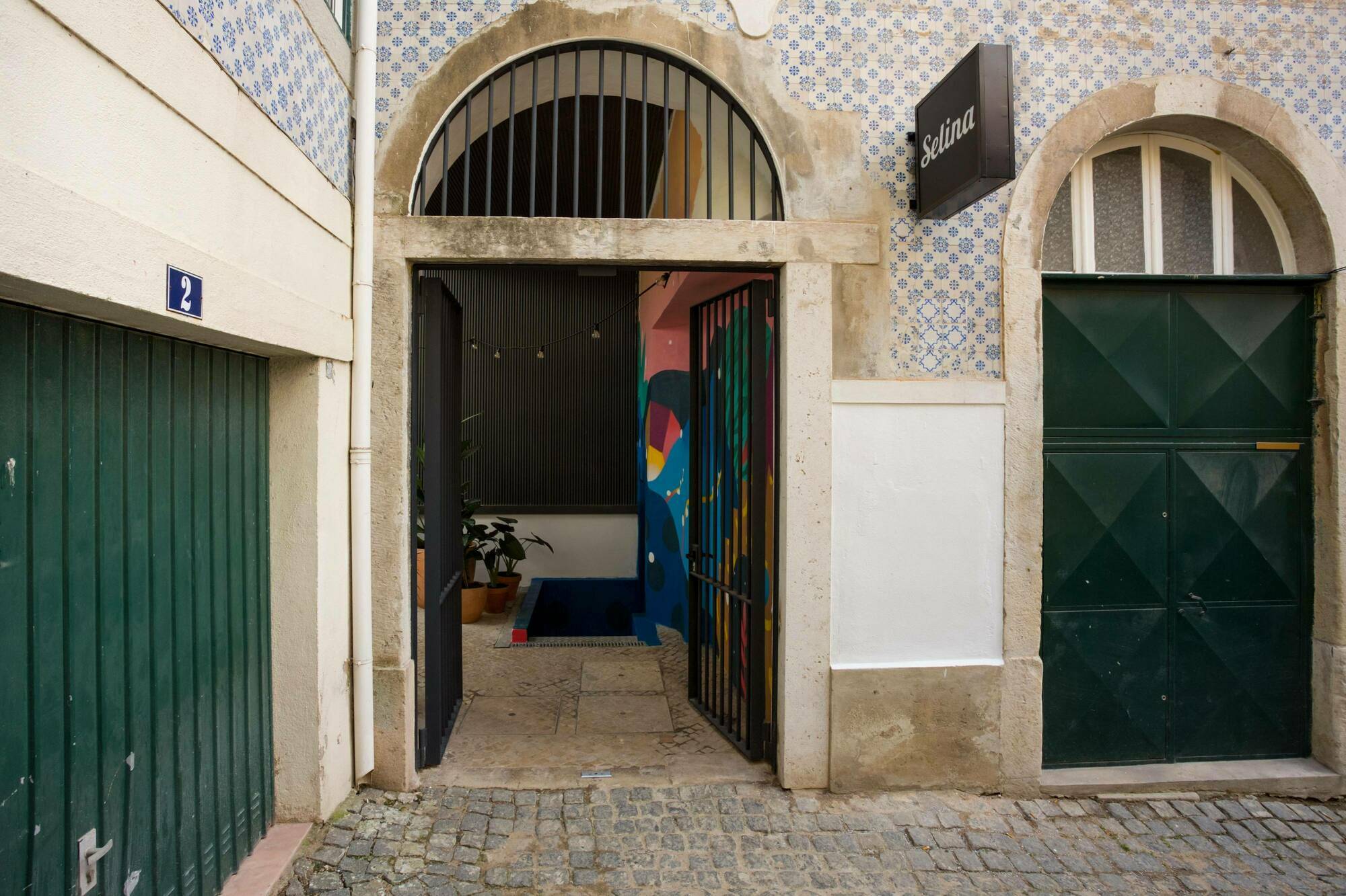 Selina Secret Garden Hostel *
