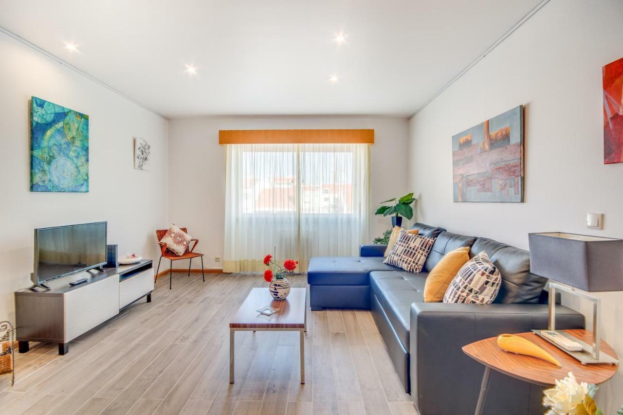 Apartment Cosmopolis