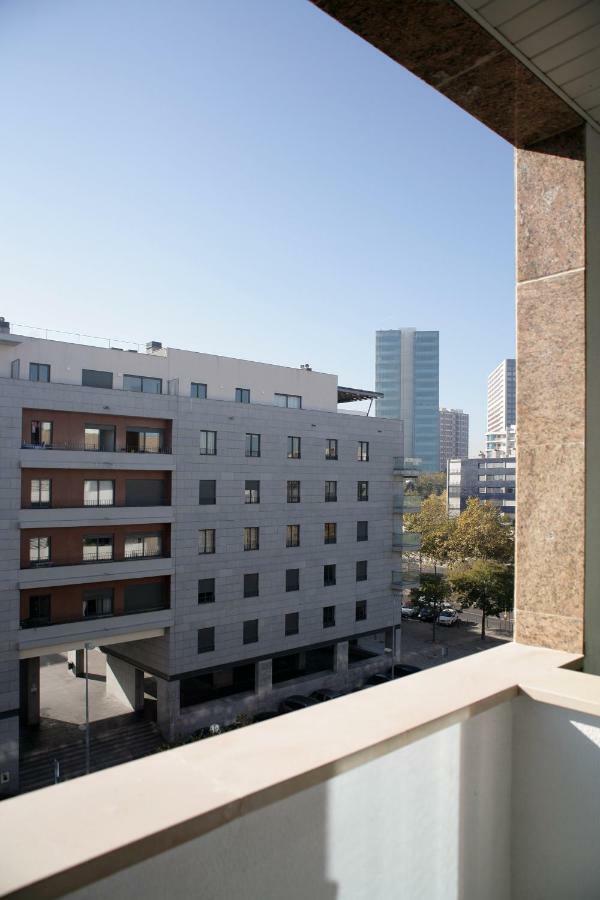 Parque Nacoes - Fil Pool Apartment Lisbon