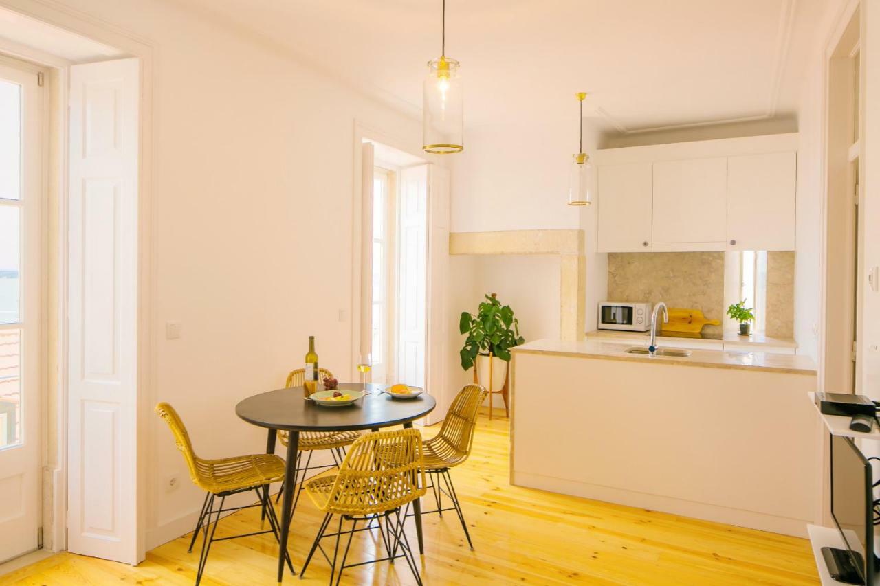 Alfama Balcony River View By Lovelystay Apartment *