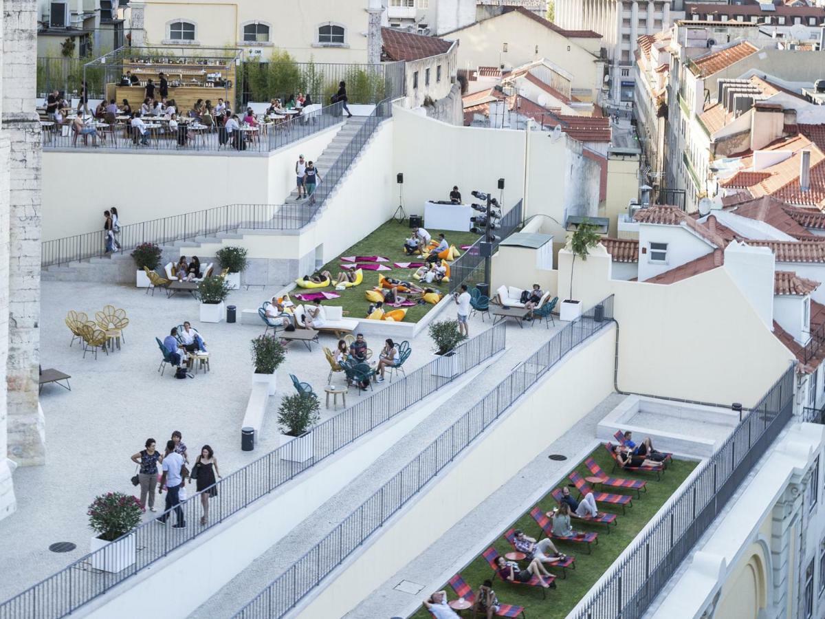 Chiado With View To The Castle *