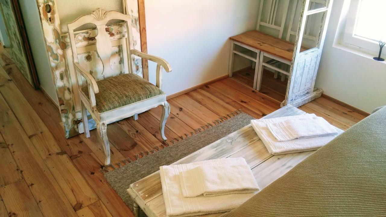 Snug Houseguests Guest house *