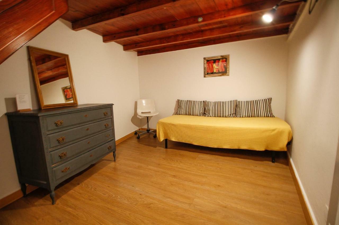 Guest house Pensao Rosinha Art Gallery House Lisbon