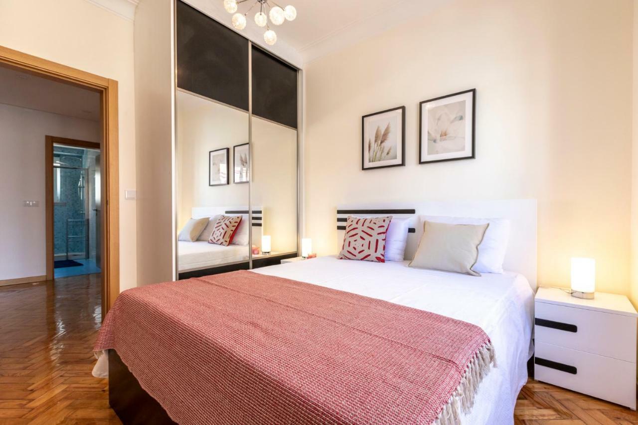 Like-home-t3 Apt-campolide, Near Amoreiras Mall Apartment Lisbon