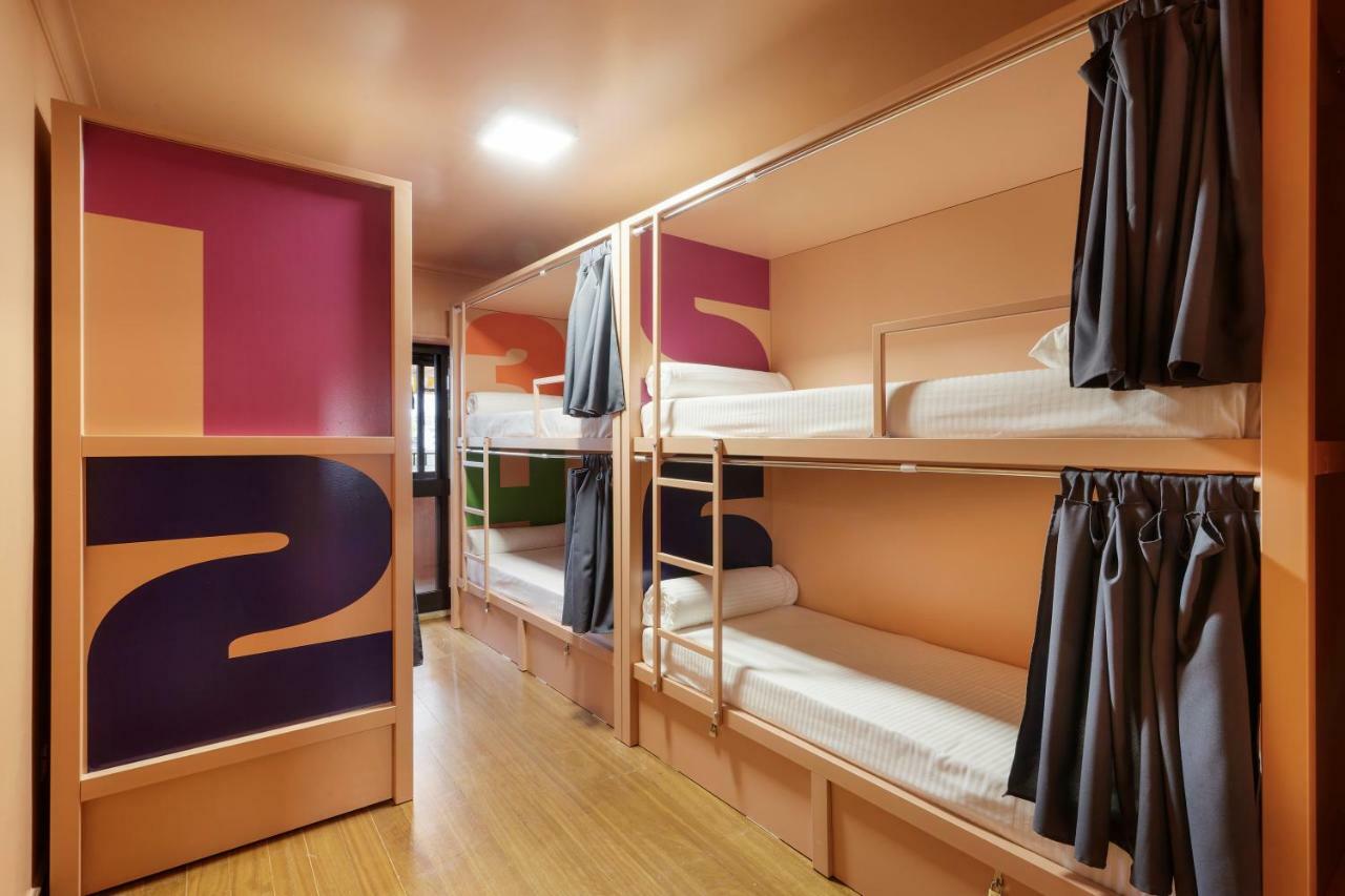 Hostel Huux *