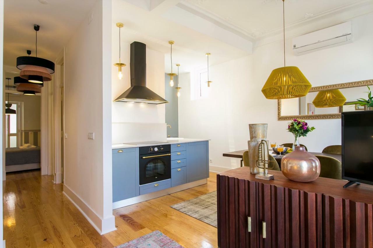 Apartment 2 Beautiful Upscale Flat Embracing Tejo!
