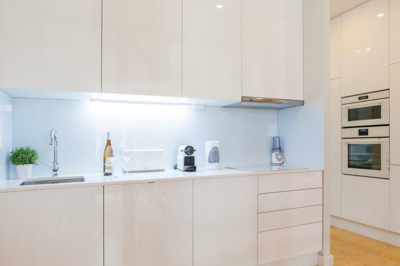 Alfama Castle View: Historic 3-bedroom With Balcony *