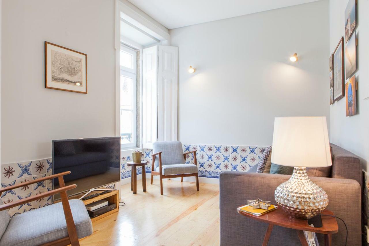 Alfama Castle View: Historic 3-bedroom With Balcony * Lisbon