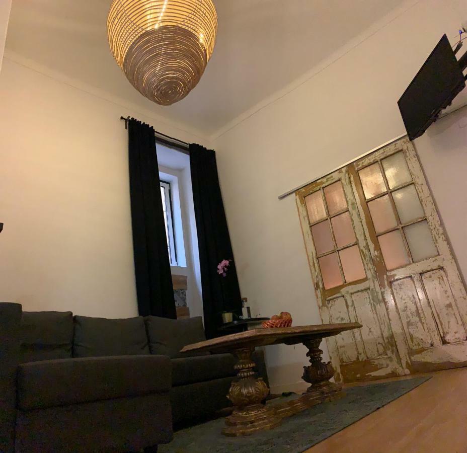 Guest house Old Town Lx Suites