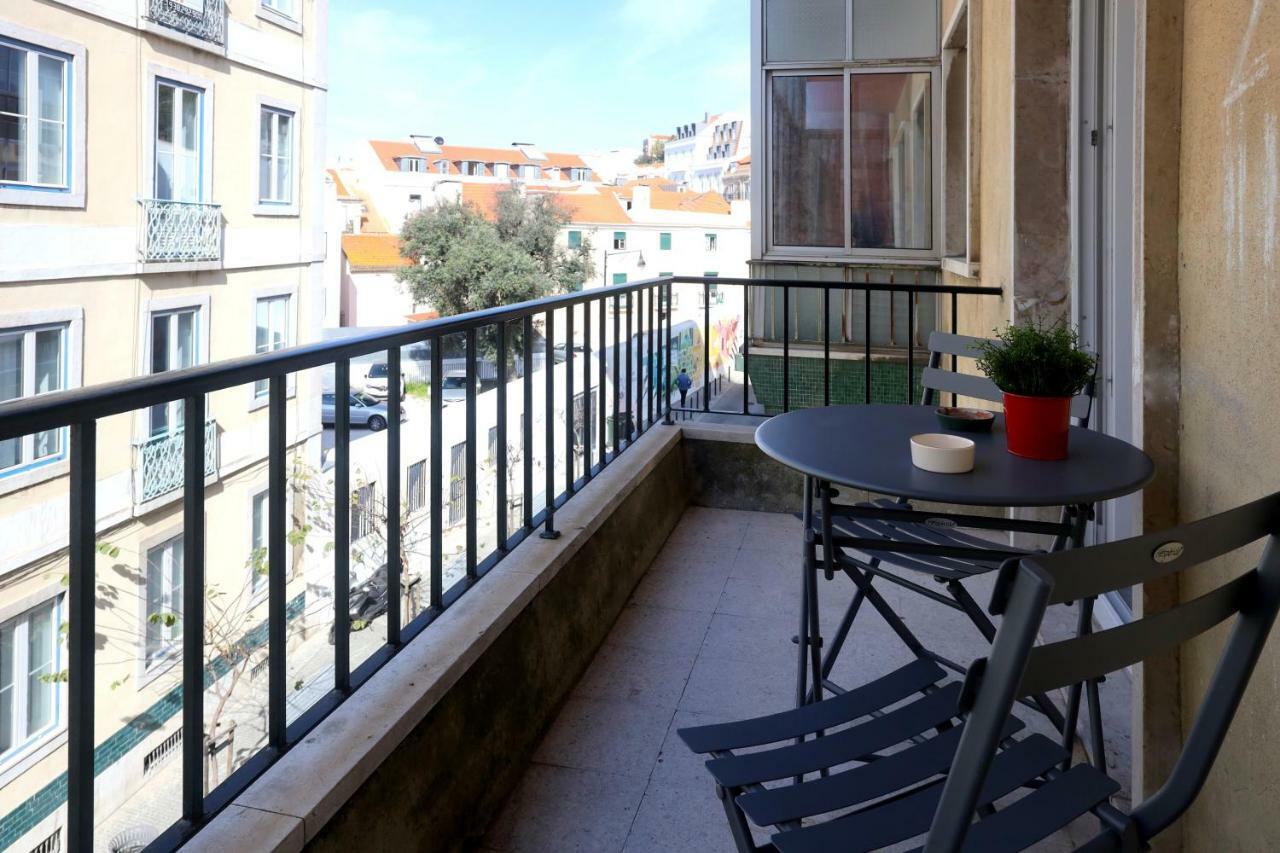 Apartment Mouraria House And Quiet With A Balcony *