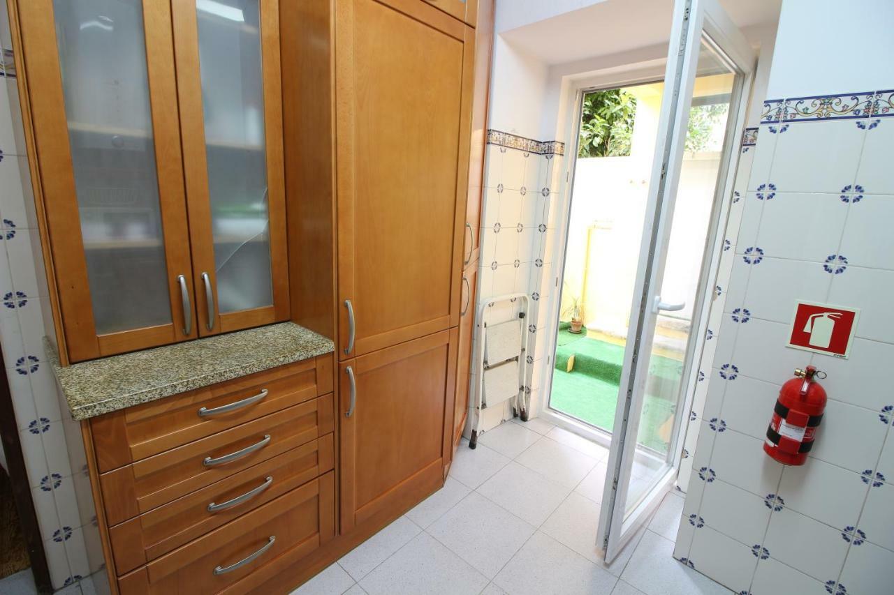 Center Two Bedroom & Terrace Lisbon