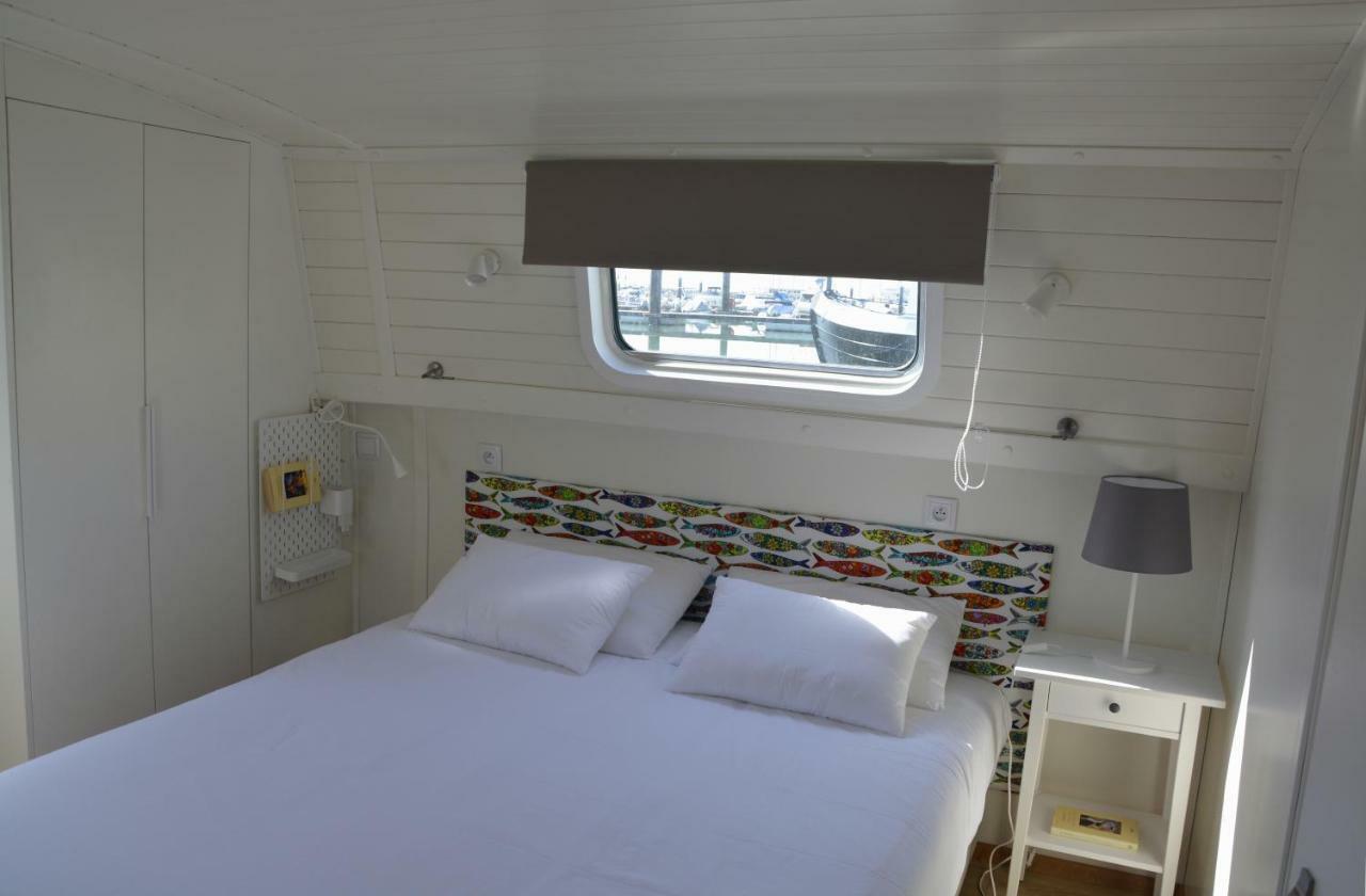 Tagus Marina Botel *