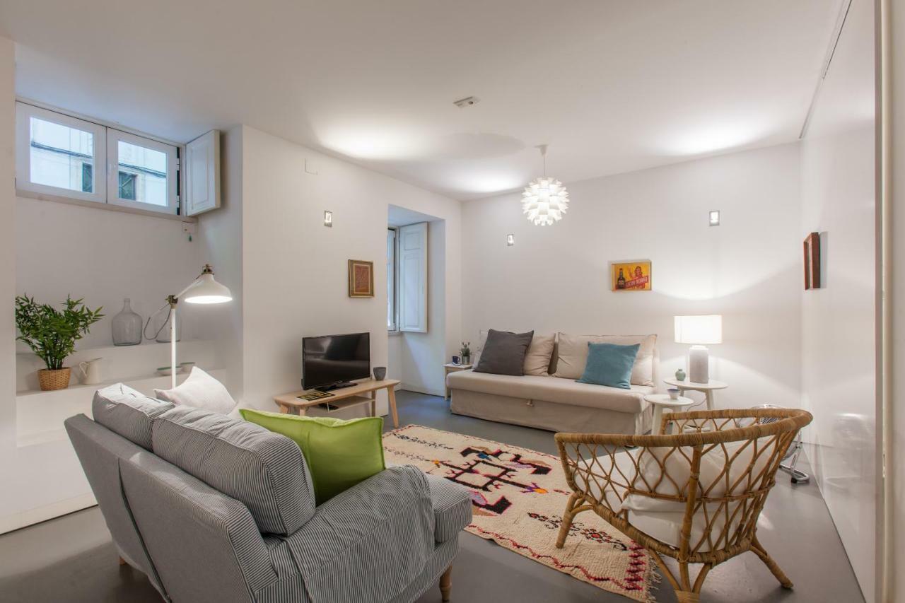 Apartment Renovated With Private Courtyard, By Timecooler *