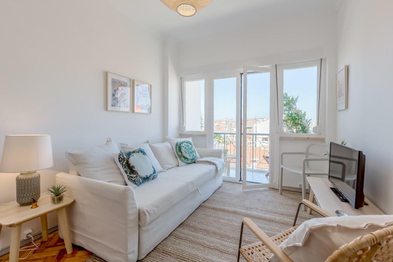 Renovated Sunny With Amazing Sunset Balcony , By Timecooler Lisbon