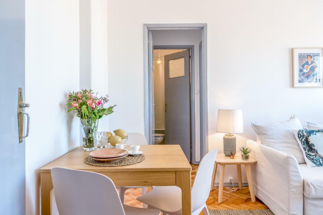 Renovated Sunny With Amazing Sunset Balcony , By Timecooler Lisbon