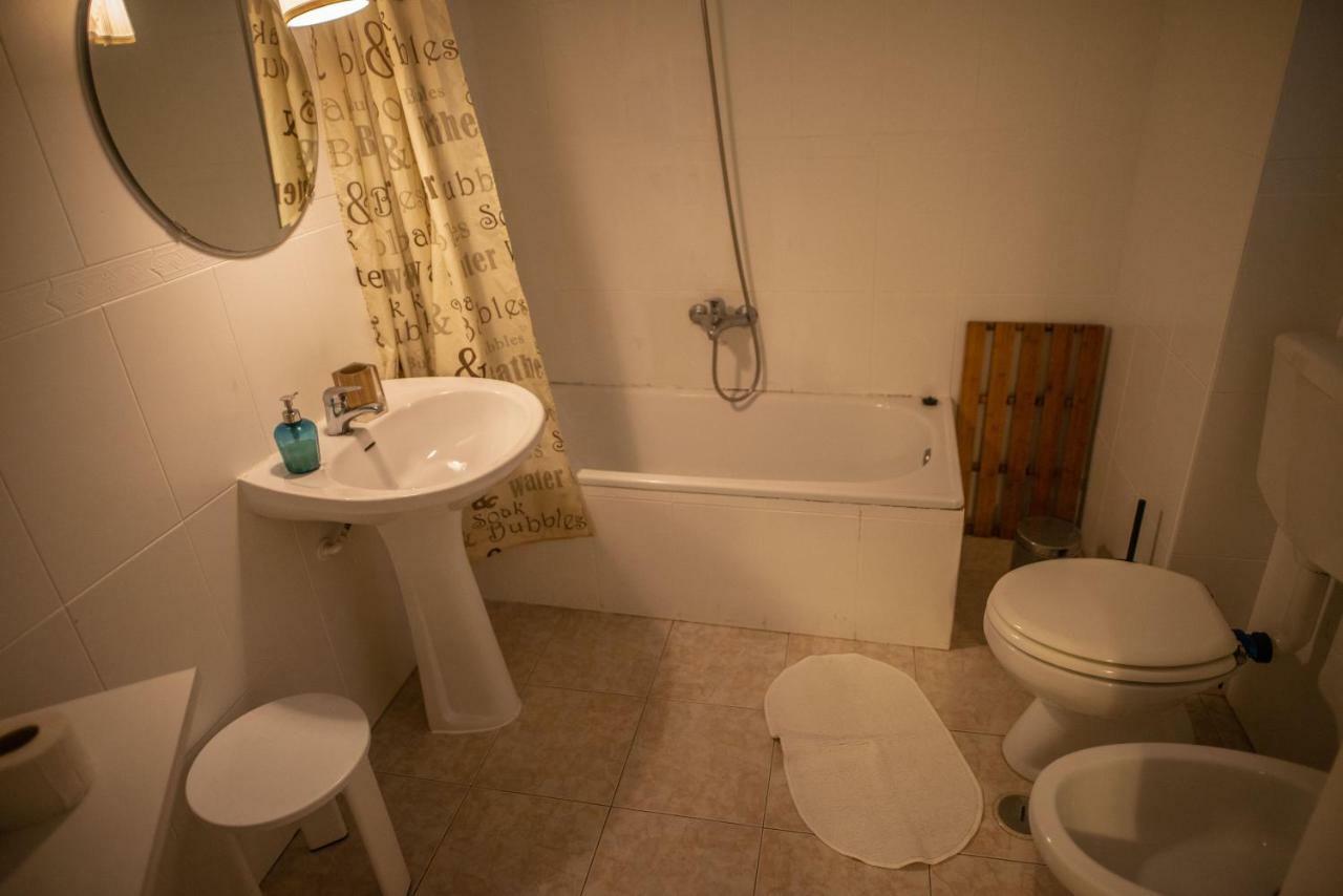 The Blue House - Bica Yellow Tram Apartment