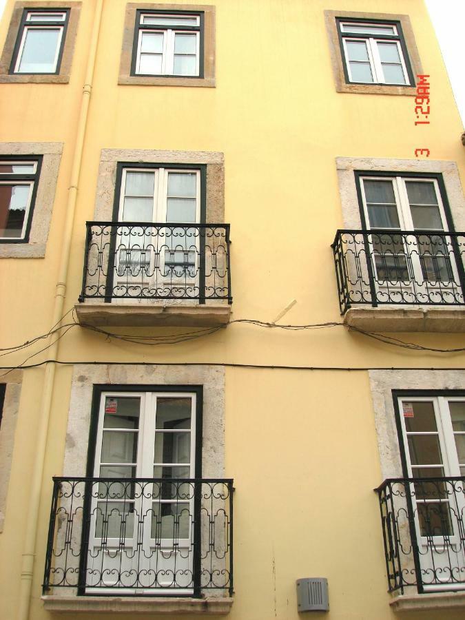 67 Rua São José * Lisboa