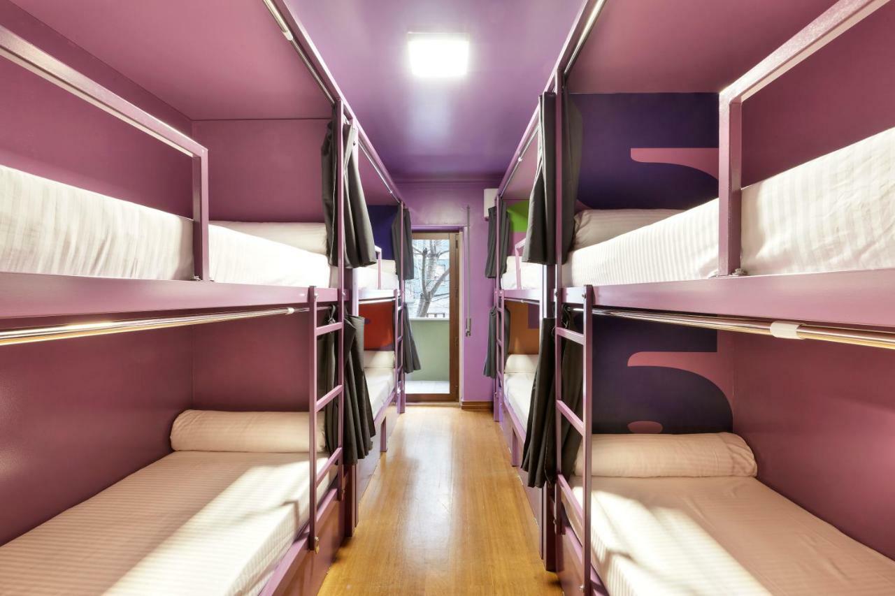 Hostel Huux *