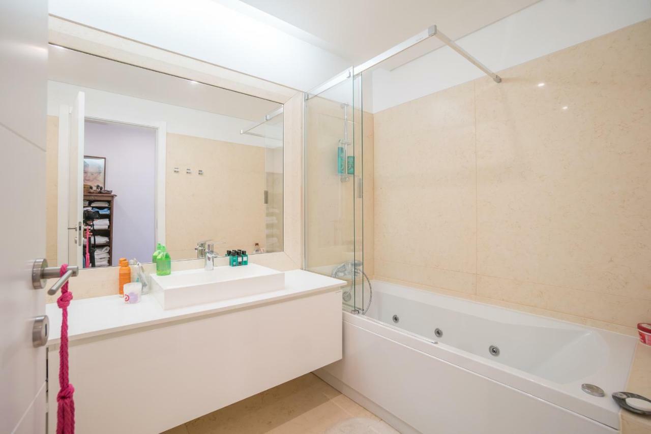Belem Pool & Garden Apartment Lisbon