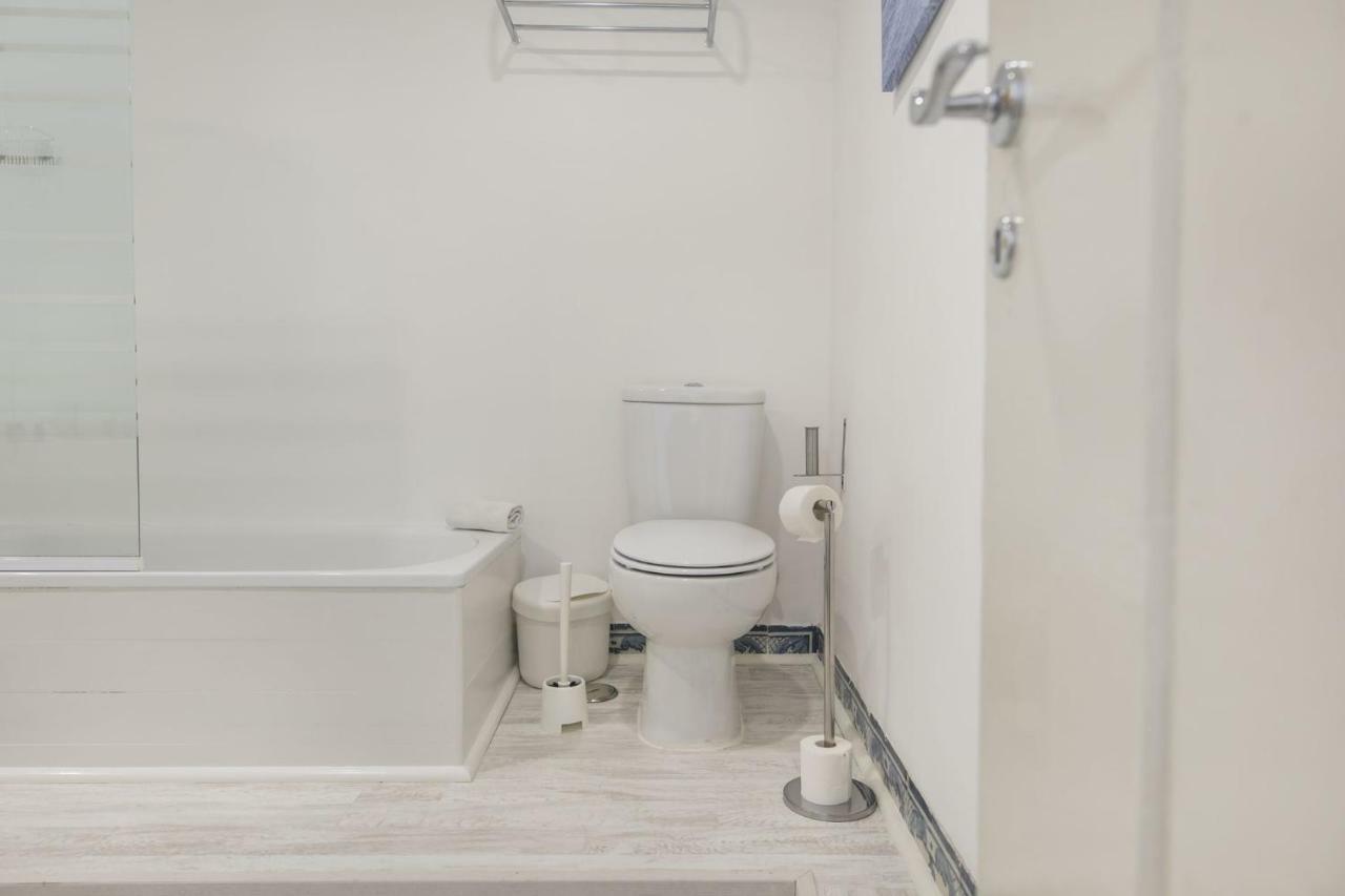 Traditional Duplex In Principe Real Lisbon