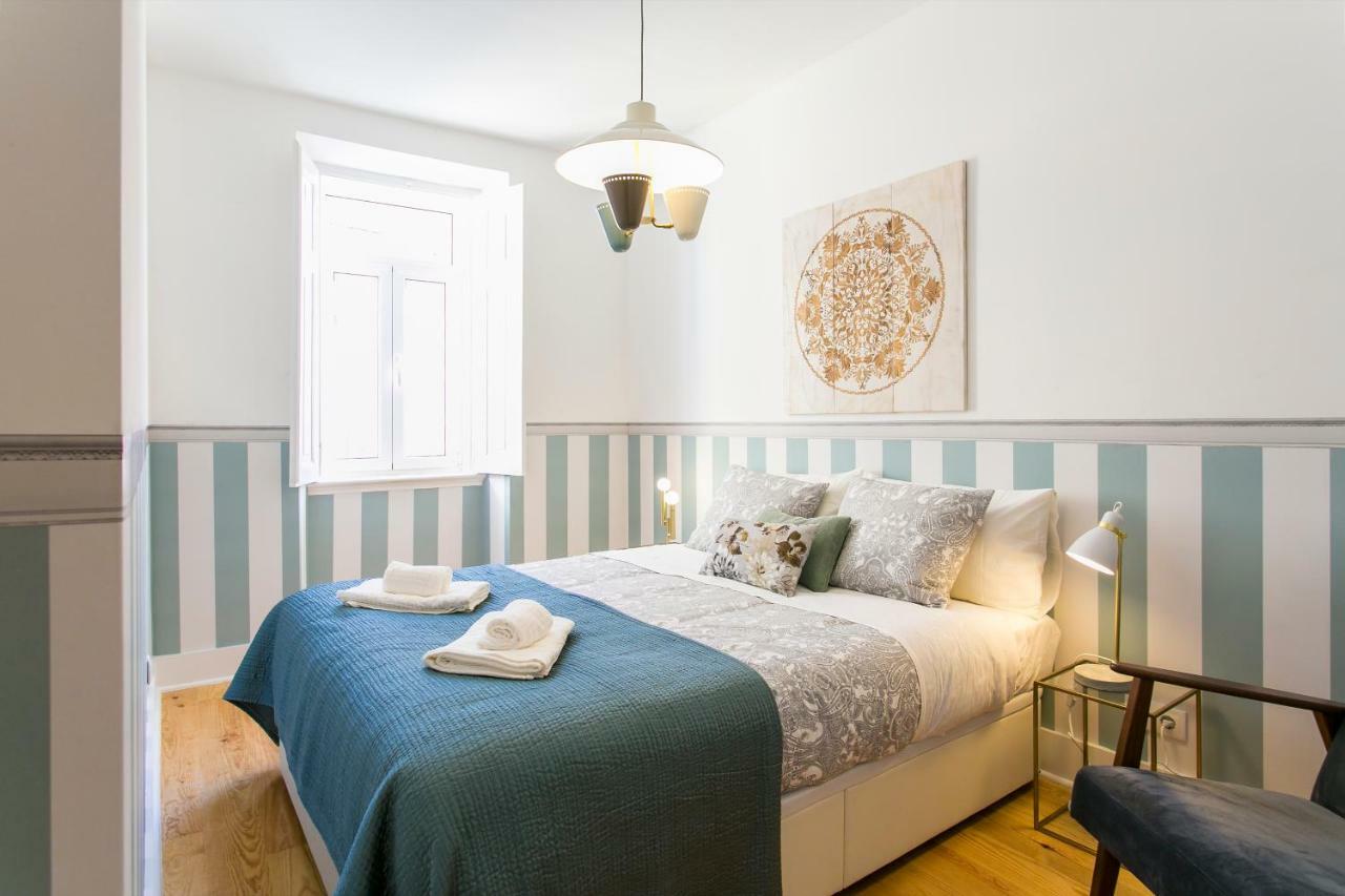 2 Beautiful Upscale Flat Embracing Tejo!