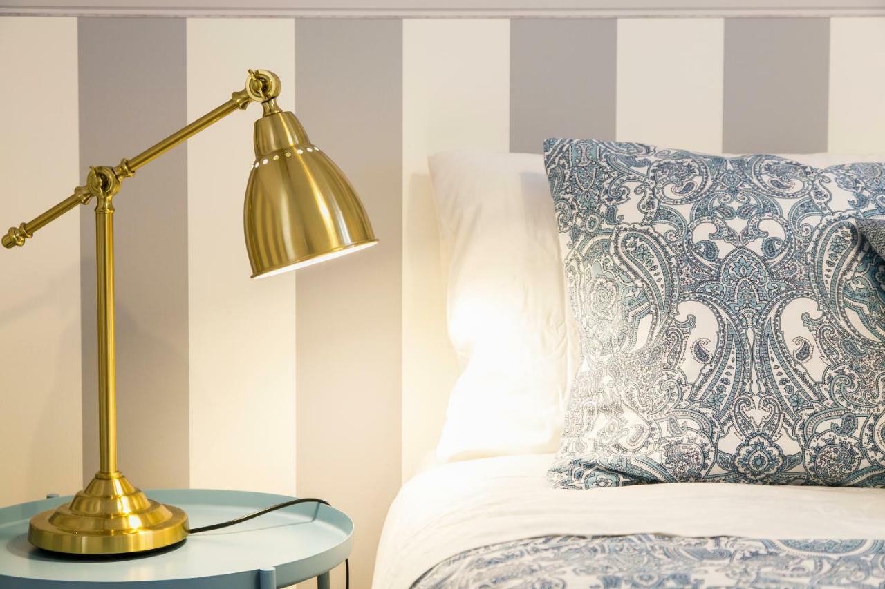 2 Beautiful Upscale Flat Embracing Tejo!