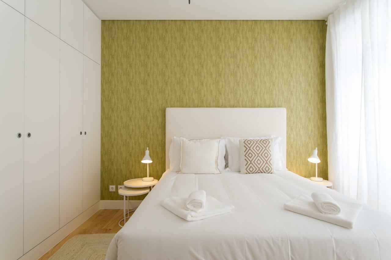 Altido Elegant Deluxe & Altido Luxurious 3-bedroom Apt With Terrace In Intendente Apartment *