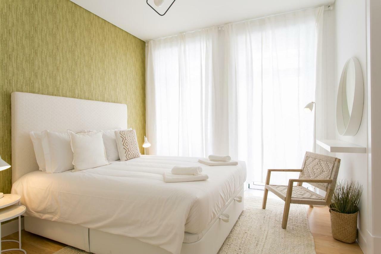 Altido Elegant Deluxe & Altido Luxurious 3-bedroom Apt With Terrace In Intendente Lisbon