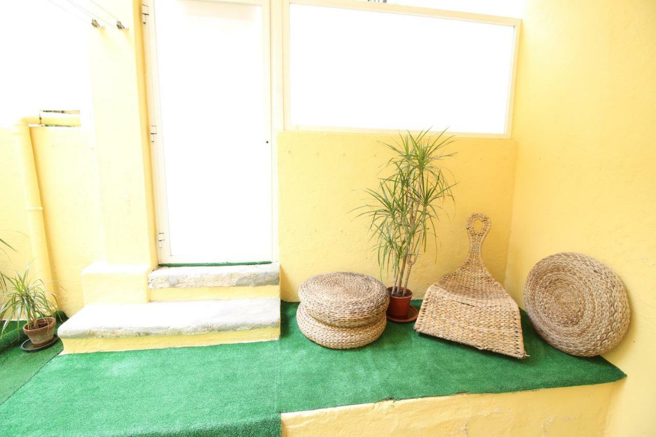 Center Two Bedroom & Terrace Apartment *