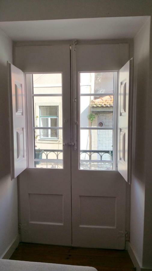 67 Rua São José * Lisboa