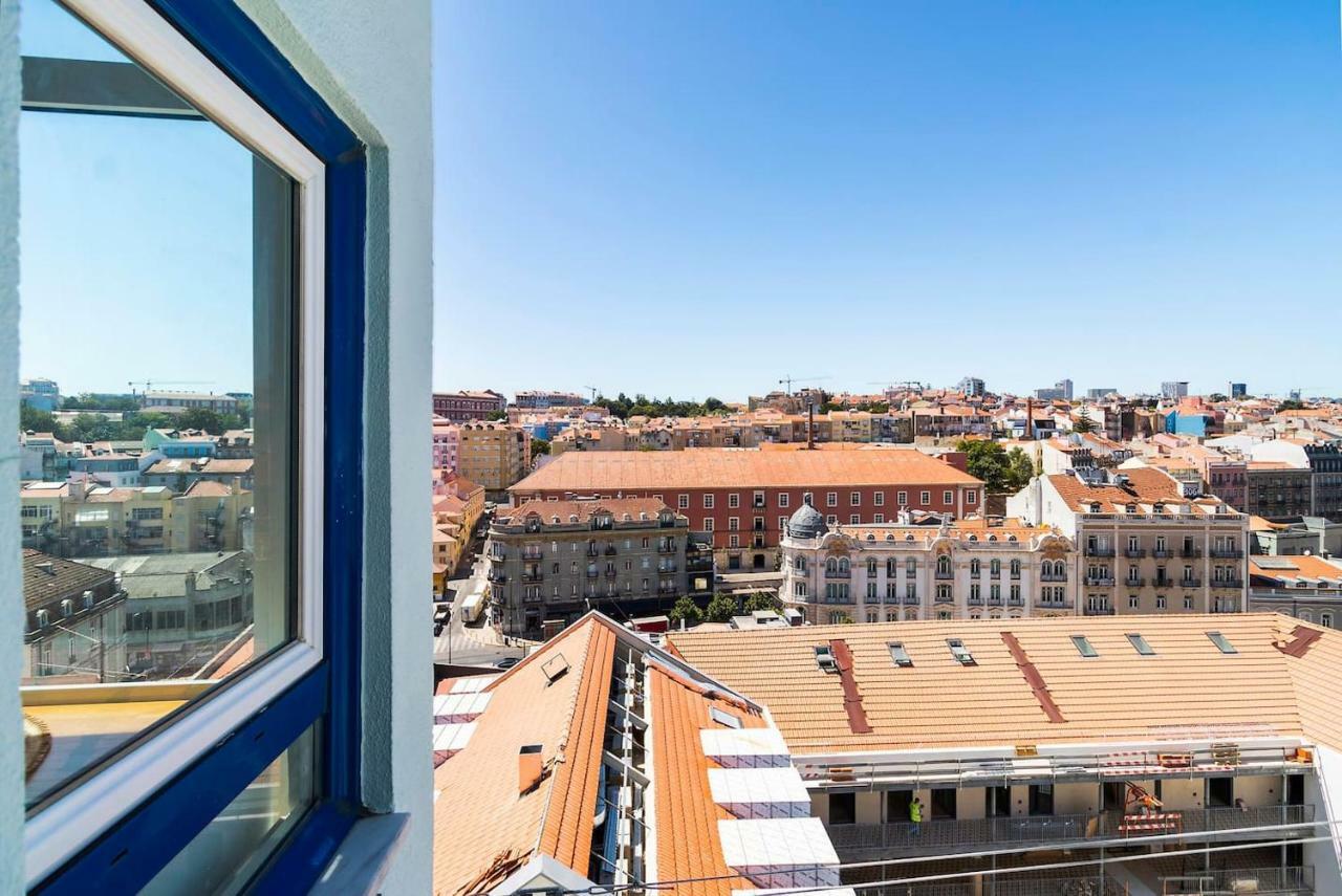 With Great Views And Aircon * Lisbon