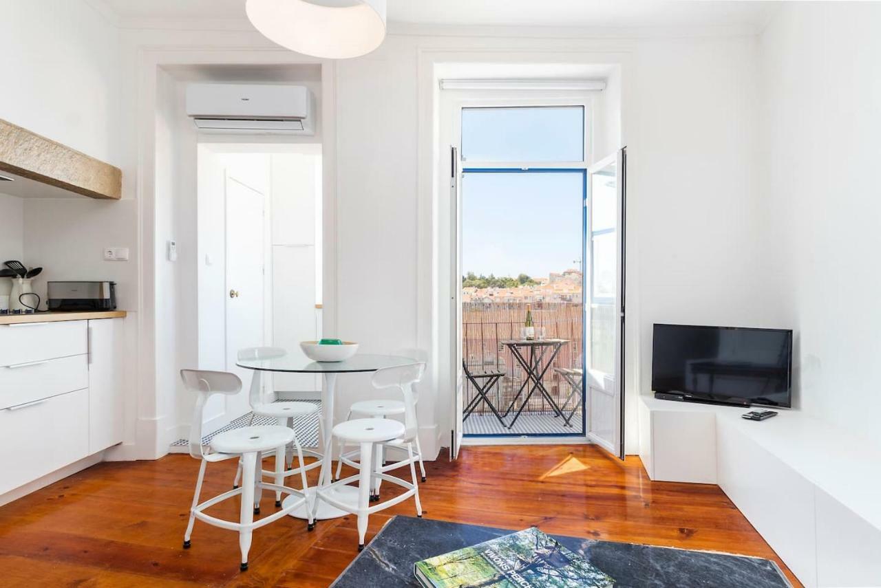 With Great Views And Aircon Apartment *