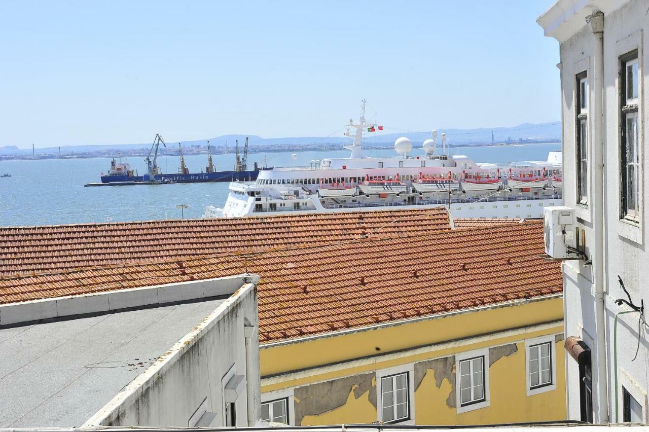 Localtraveling Alfama River View - Family