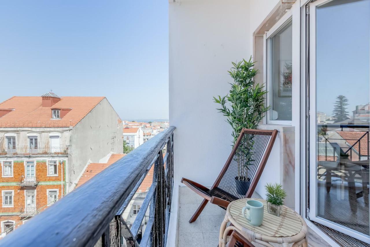 Renovated Sunny With Amazing Sunset Balcony , By Timecooler * Lisbon