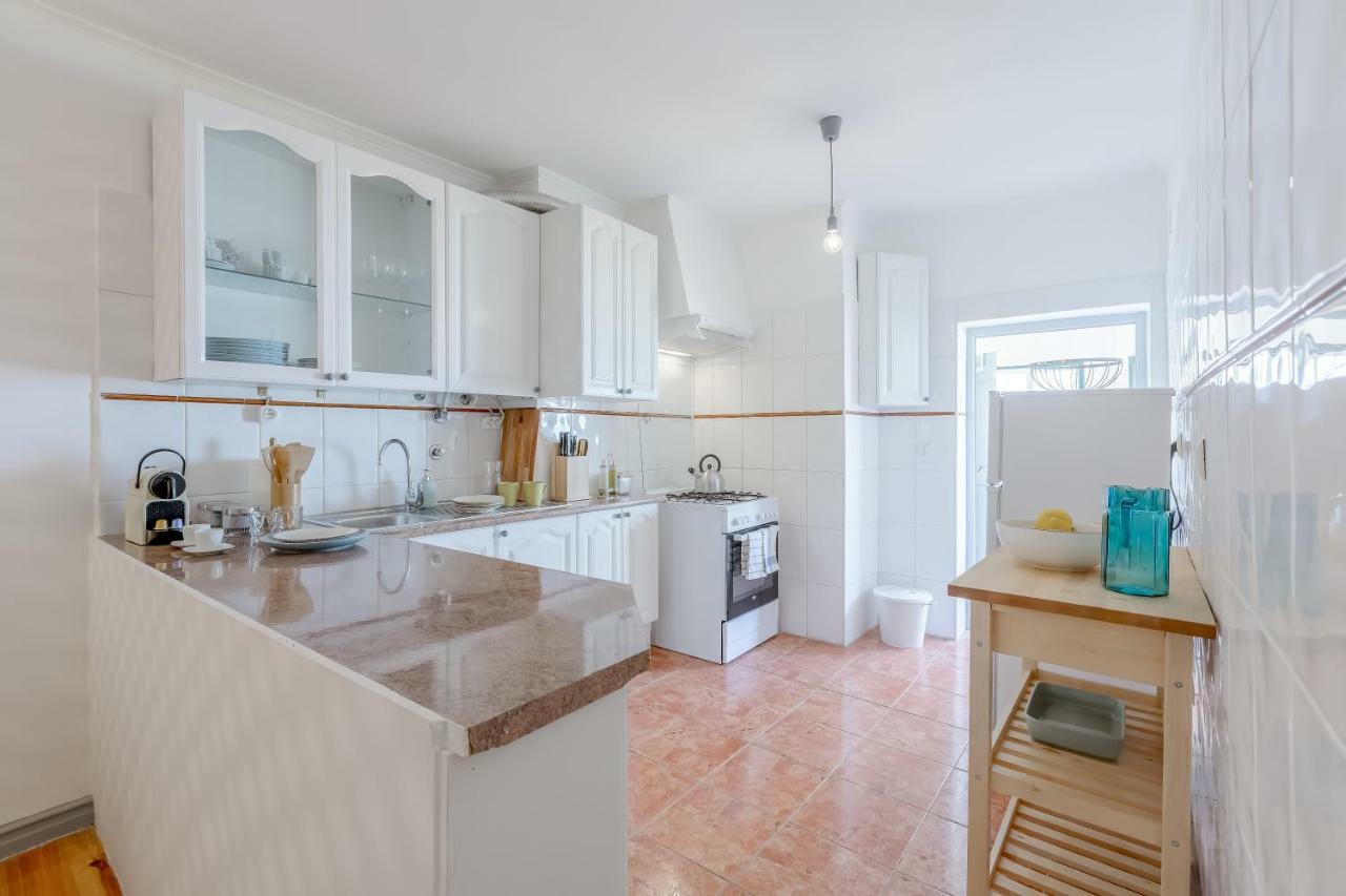 Bright & Spacious Alfama Apartment, By Timecooler Apartment