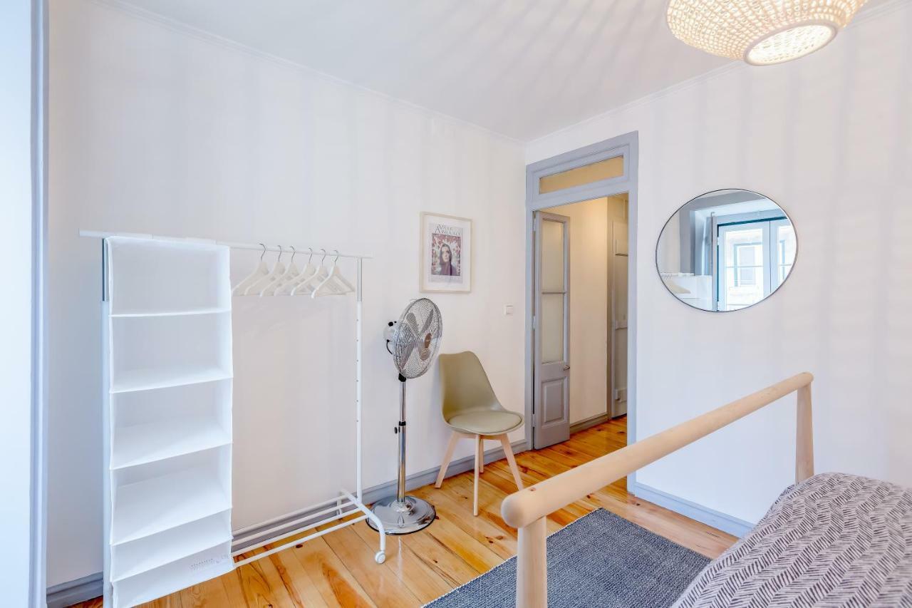 Alfama, Bright And Spacious With Private Terrace, By Timecooler Lisbon