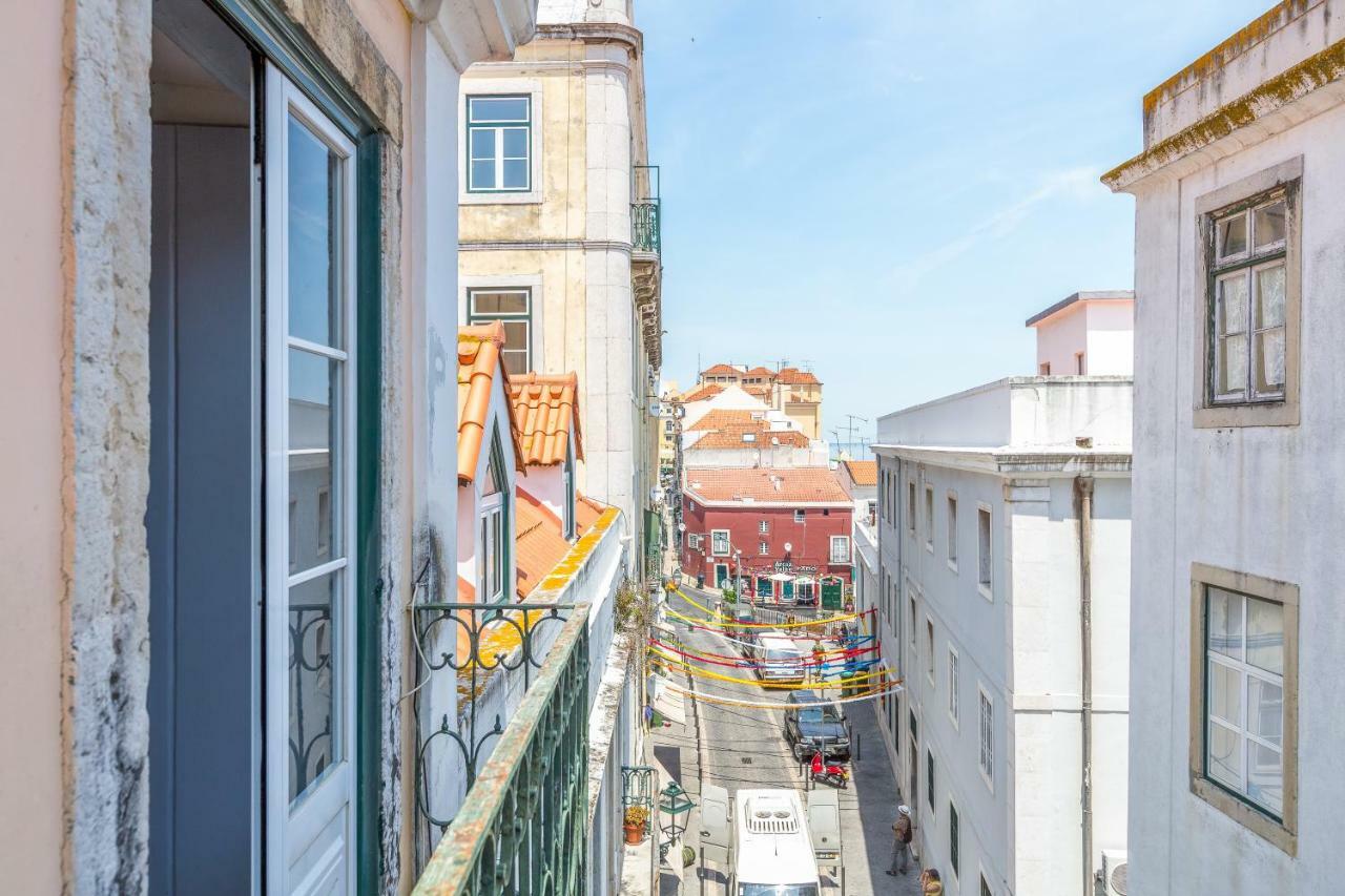 Alfama, Bright And Spacious With Private Terrace, By Timecooler Lisbon