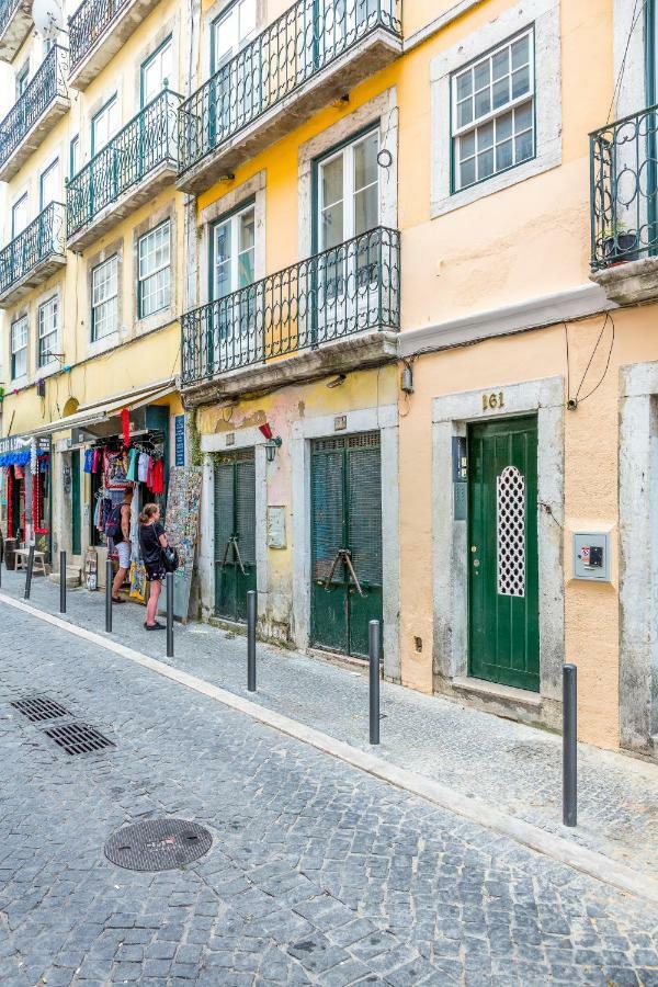 Apartment Alfama, Bright And Spacious With Private Terrace, By Timecooler *
