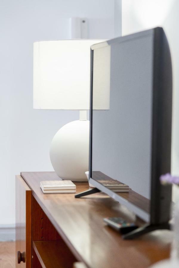 Bright & Spacious Alfama Apartment, By Timecooler Apartment *