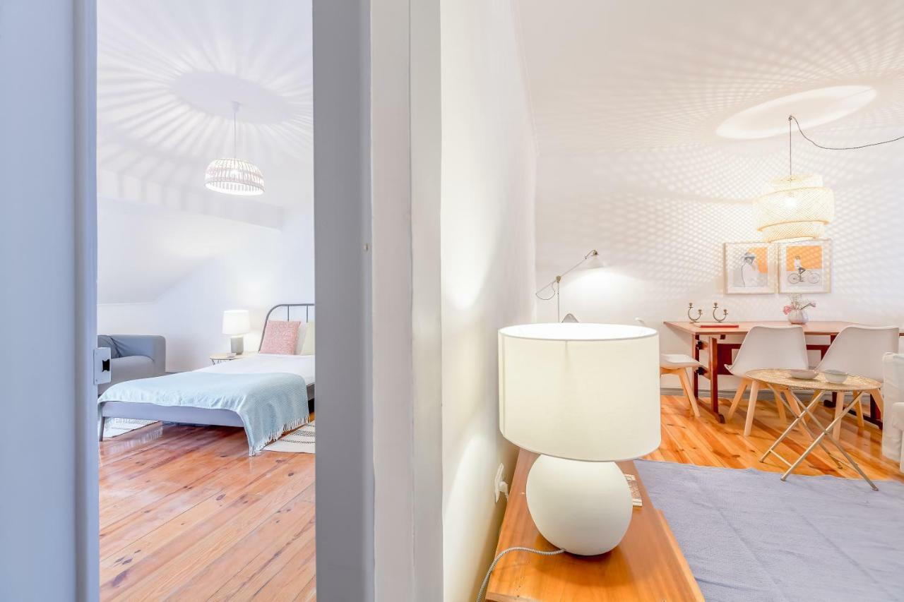 Bright & Spacious Alfama Apartment, By Timecooler Lisbon