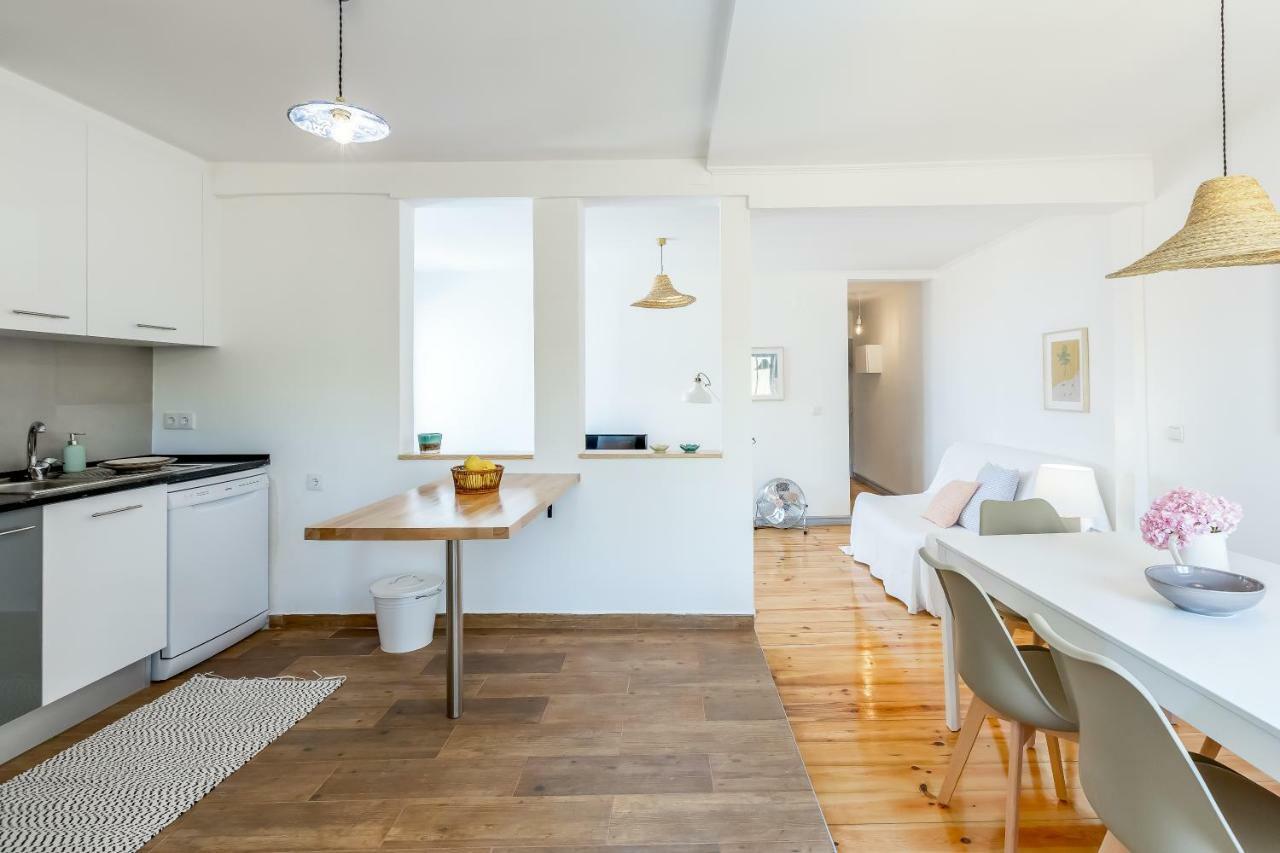 Apartment Alfama, Bright And Spacious With Private Terrace, By Timecooler