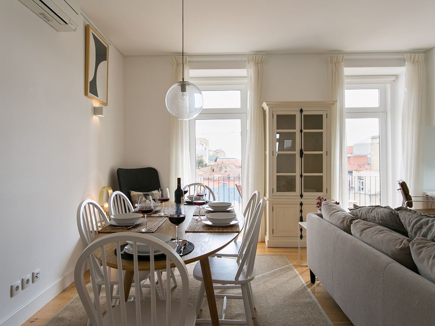 Altido Elegant Deluxe & Altido Luxurious 3-bedroom Apt With Terrace In Intendente