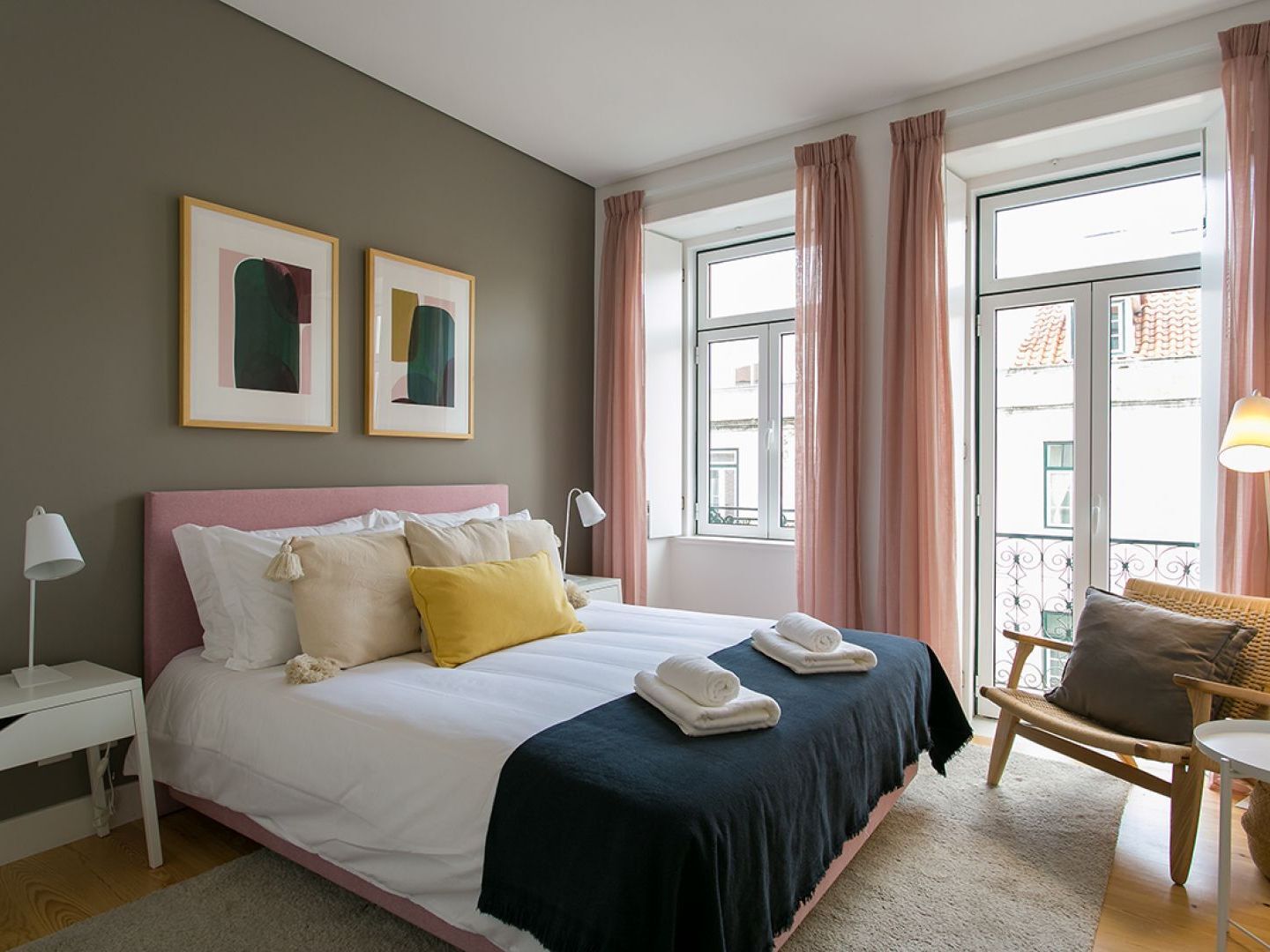Altido Elegant Deluxe & Altido Luxurious 3-bedroom Apt With Terrace In Intendente Apartment