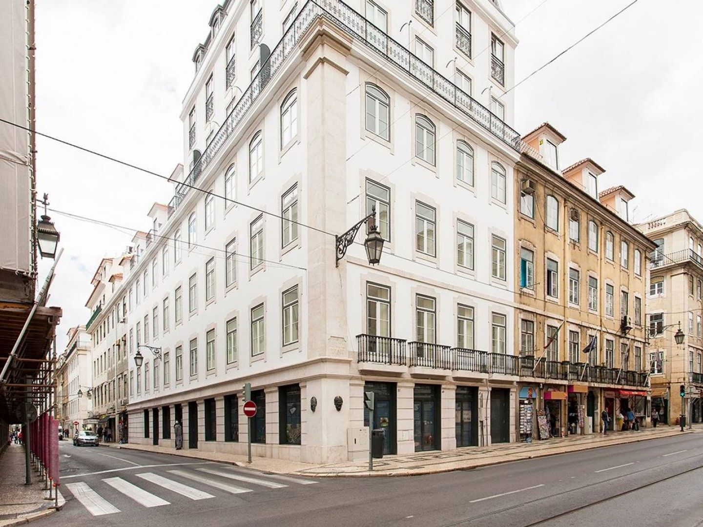 Apartment Joivy Modern 1-bed Nearby Praca Do Comercio, In Baixa *