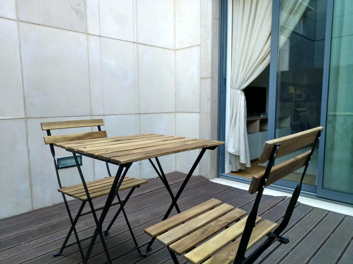 Duplex With Free Pool And Garage Apartment