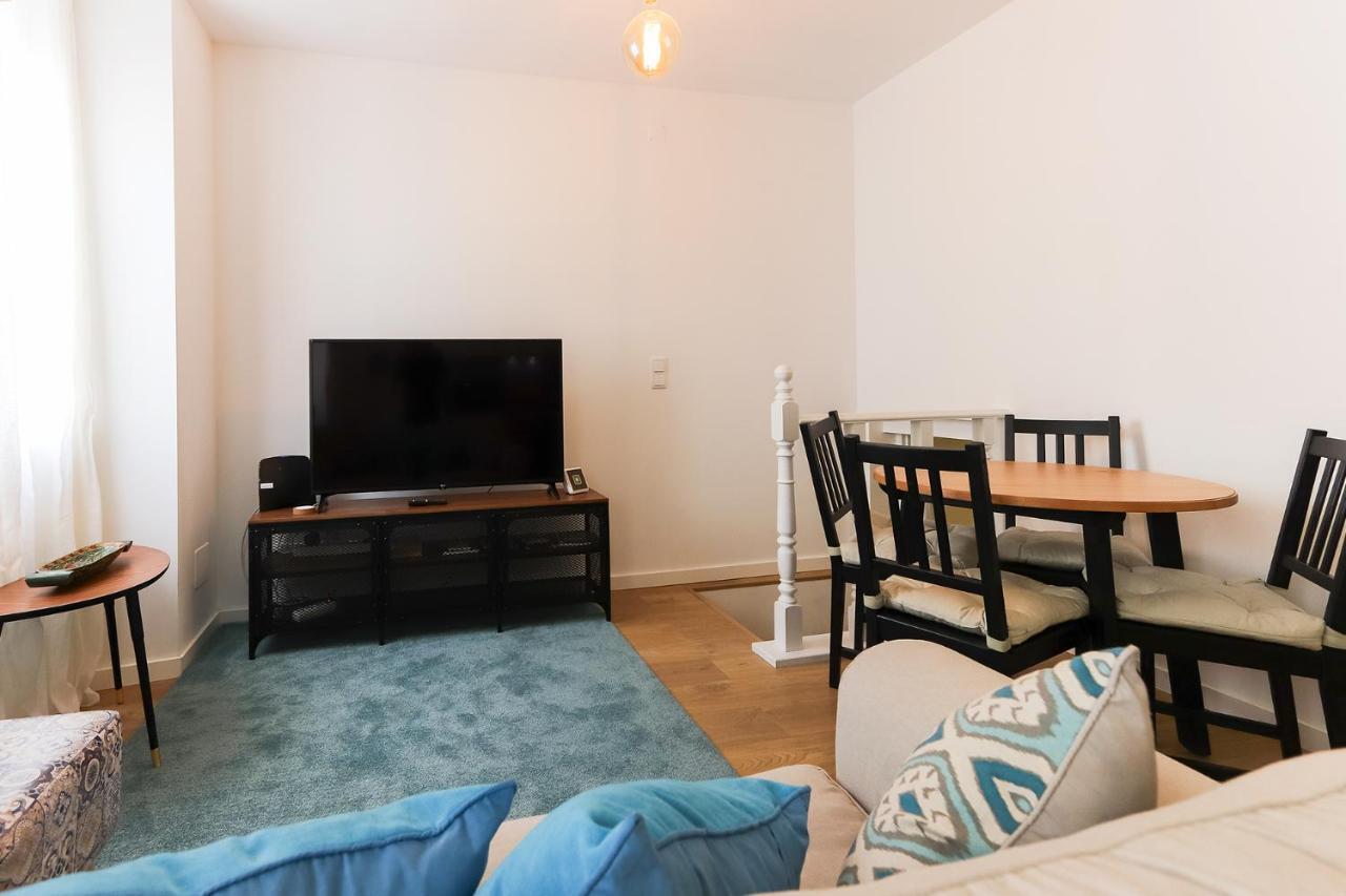 Wal Apartments- 3 Bedrooms With Parking Space *