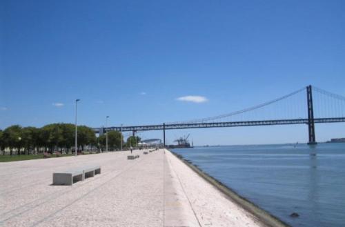 Apartment Belem! Charming 2 Bedroom W Terrace, Wifi & Free Street Parking Lisbon