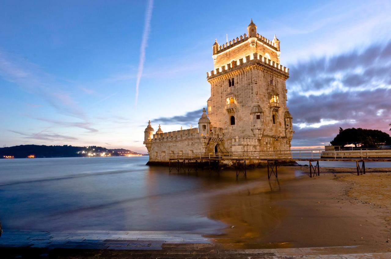 Belem! Charming 2 Bedroom W Terrace, Wifi & Free Street Parking * Lisbon